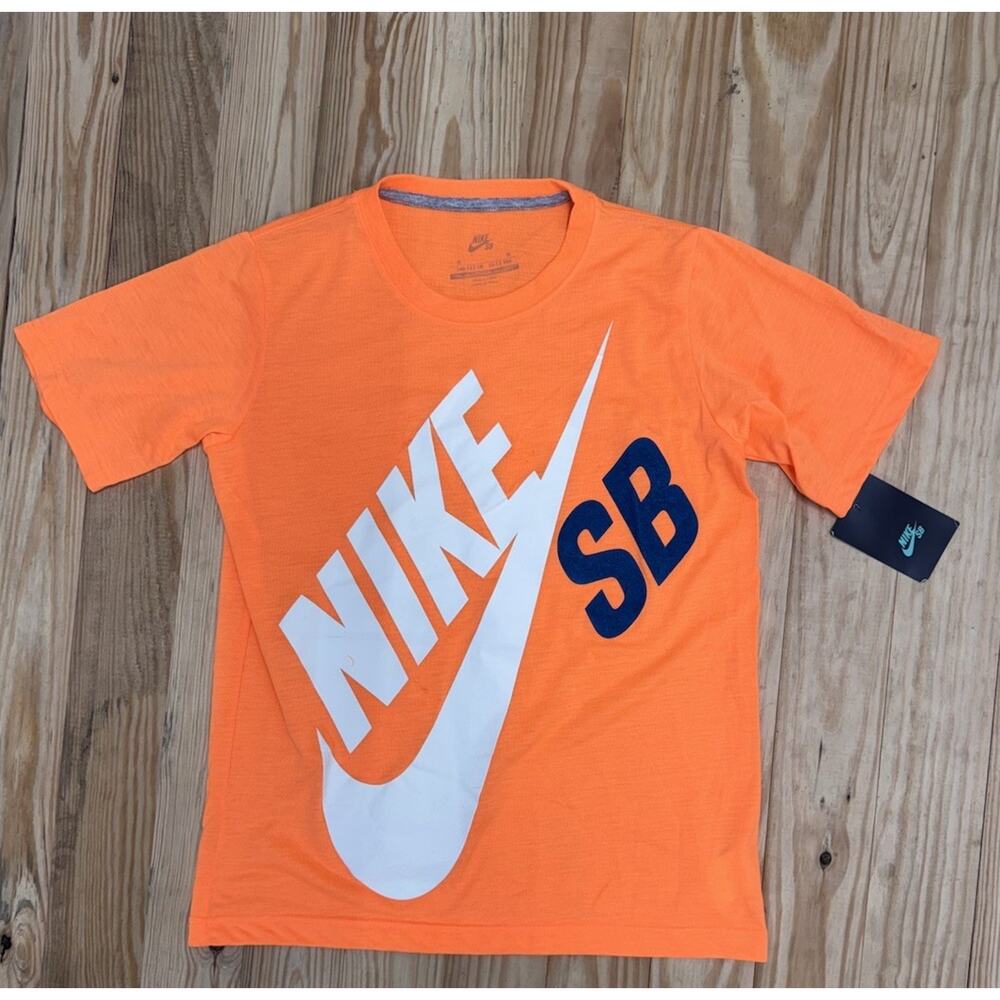 Nike SB Boys Nike Skateboarding Swoosh Graphic Logo Basic Crewneck T-Shirt Sz M